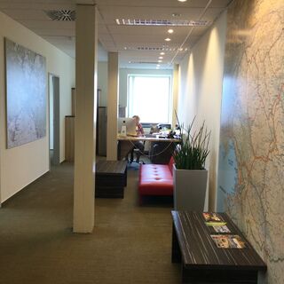 Head Office in Slovenia, изб. #3
