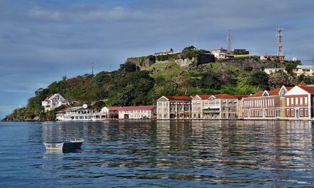 How can a russian citizen obtain the citizenship of Grenada